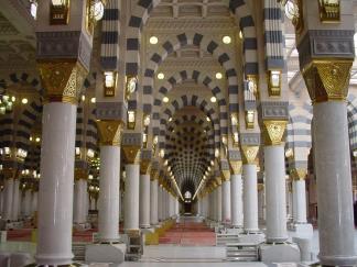 استحباب زيارة مسجد قباء والصلاة فيه لمن كان بالمدينة